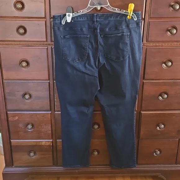 Talbot's Straight Leg Jeans Size 18W. Like new. - Picture 3 of 7